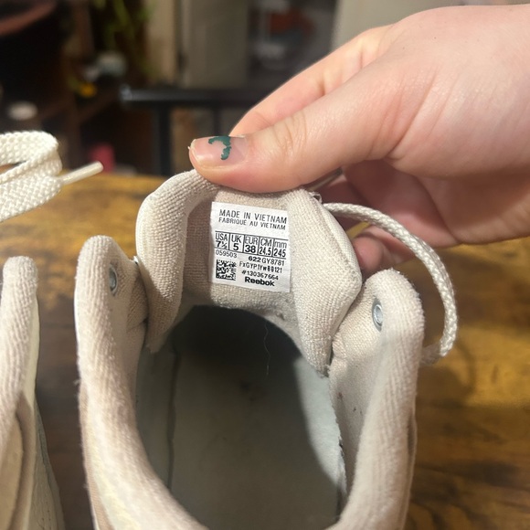 White High-Top Reeboks - Picture 2 of 5